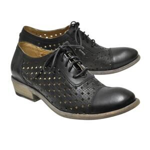 Frye Carson Perf Oxford Ladies Size 8.5 B